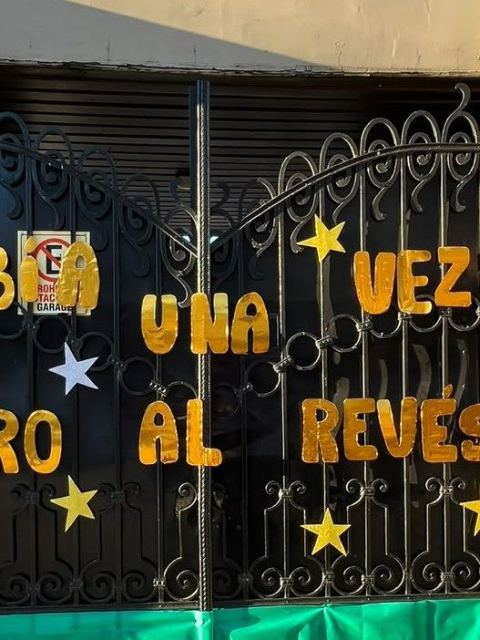 “Transformamos la escuela para que, por una noche, la literatura se viva con todos los sentidos”
