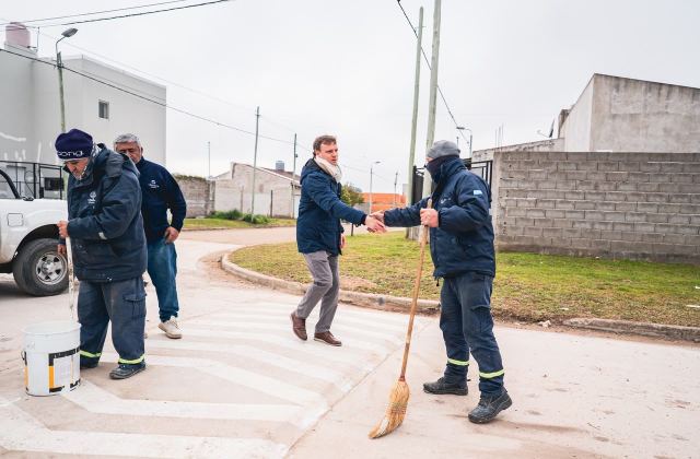 Wesner recorrió la obra terminada de pavimentación de Barrio Pickelado